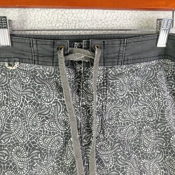 Roark Revival Board Shorts Mens 34 Gray Cobra Snake Print Lace Unlined Beach - Picture 2 of 10